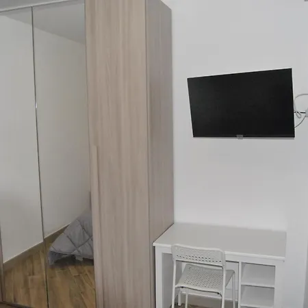 Centre - 1-bed - Sleeps 4 * Agrigento