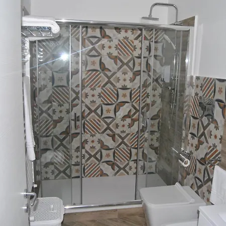 Centre - 1-bed - Sleeps 4 * Agrigento